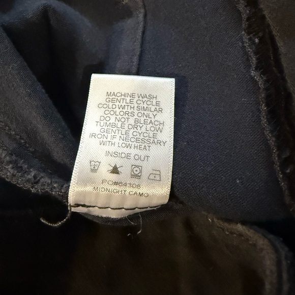 Evereve Midnight Camo Joggers Size 27. Zip Ankle. - Picture 9 of 9